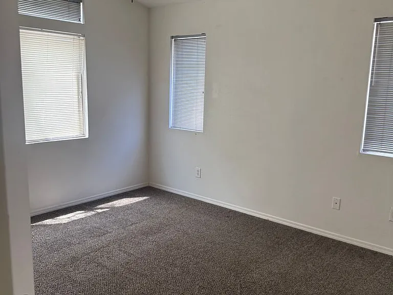 6000 Ursa Ave NW — Photo 4