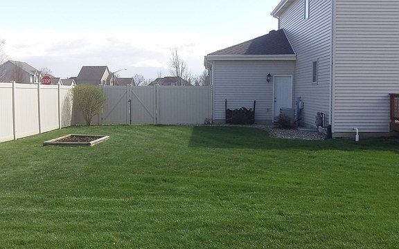 5th image of 1689 Carriage Ln