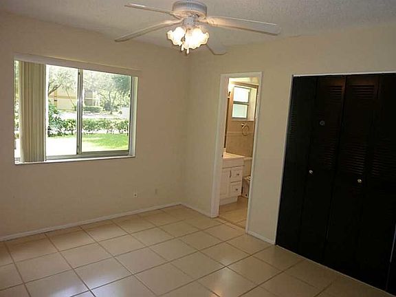4th image of 514 Gardens Dr APT 101