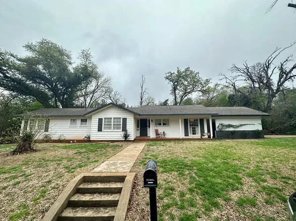 1102 Woodland Dr, Palestine, TX 75801