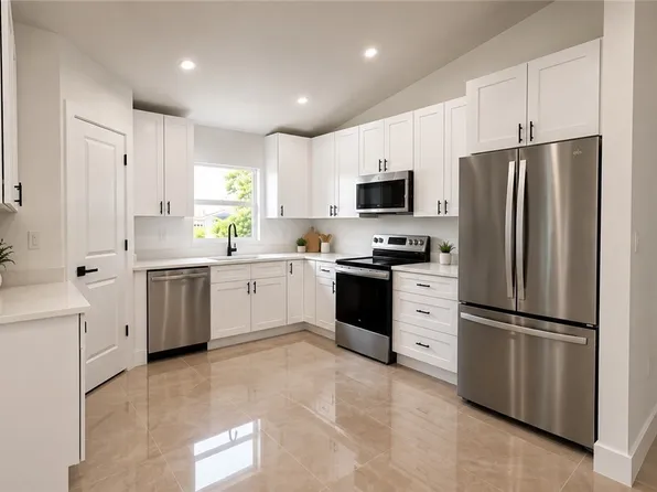 2105 NE 1st Ave, Cape Coral, FL 33909