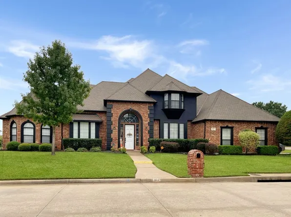 812 Thomas Crossing Dr, Burleson, TX 76028