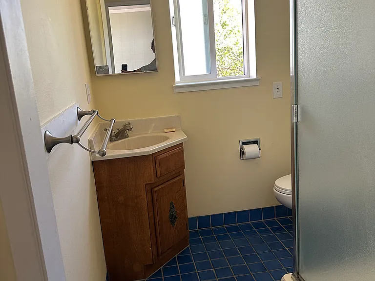 Esmeralda Dr — Photo 2