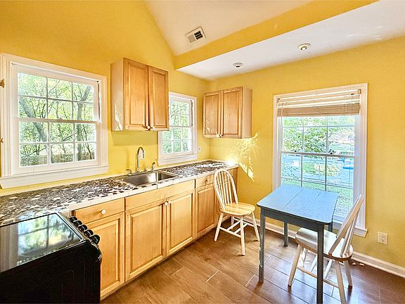 524 W Carolina- A _10202025