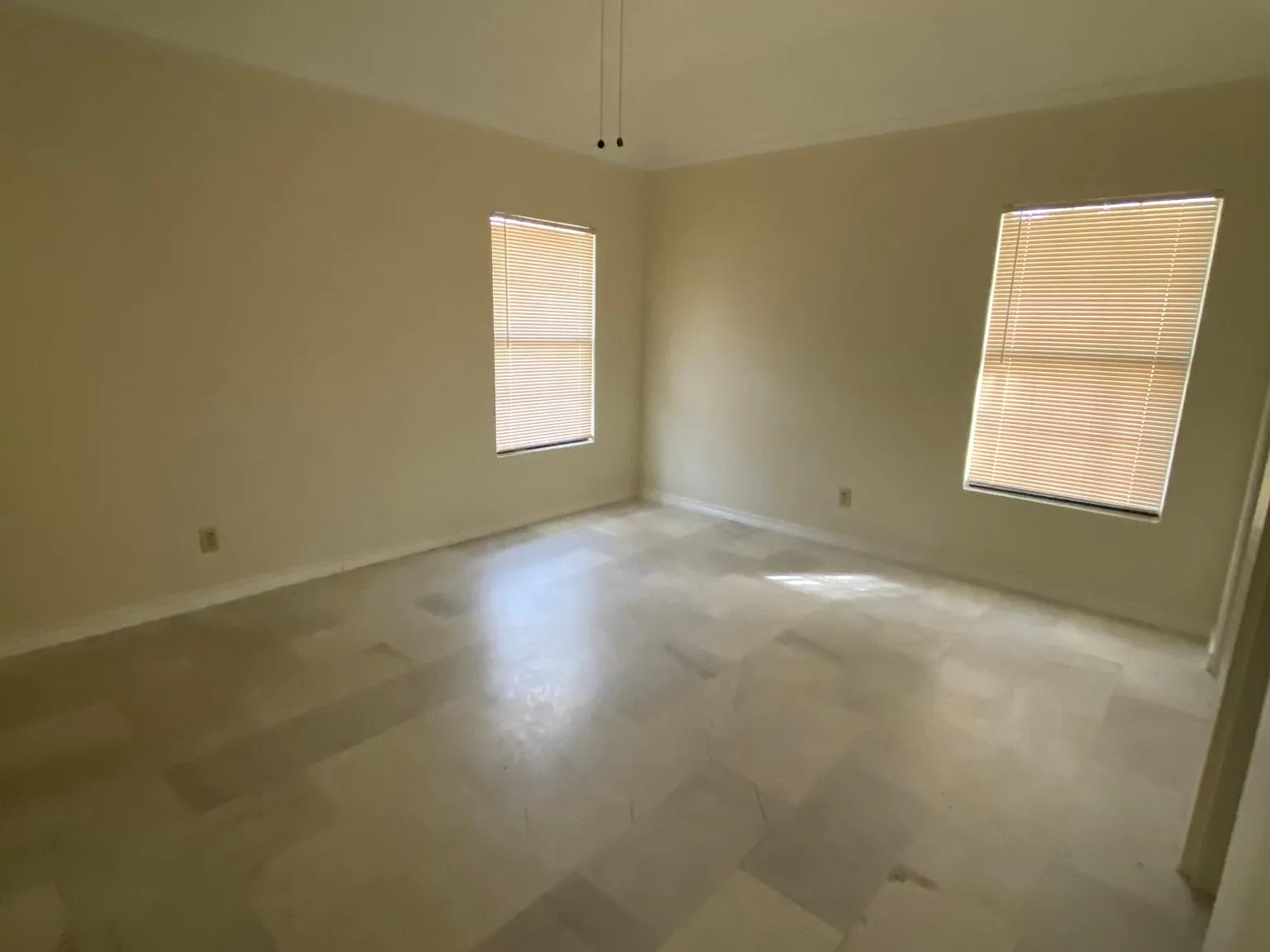 902 Jacent Court — Photo 3