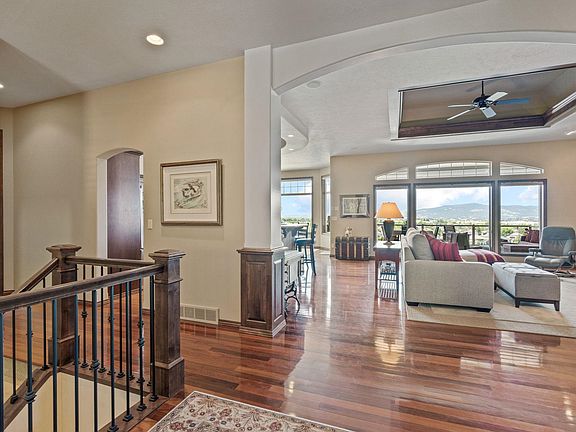 4th image of 1109 N Dunbarton Oaks Ln