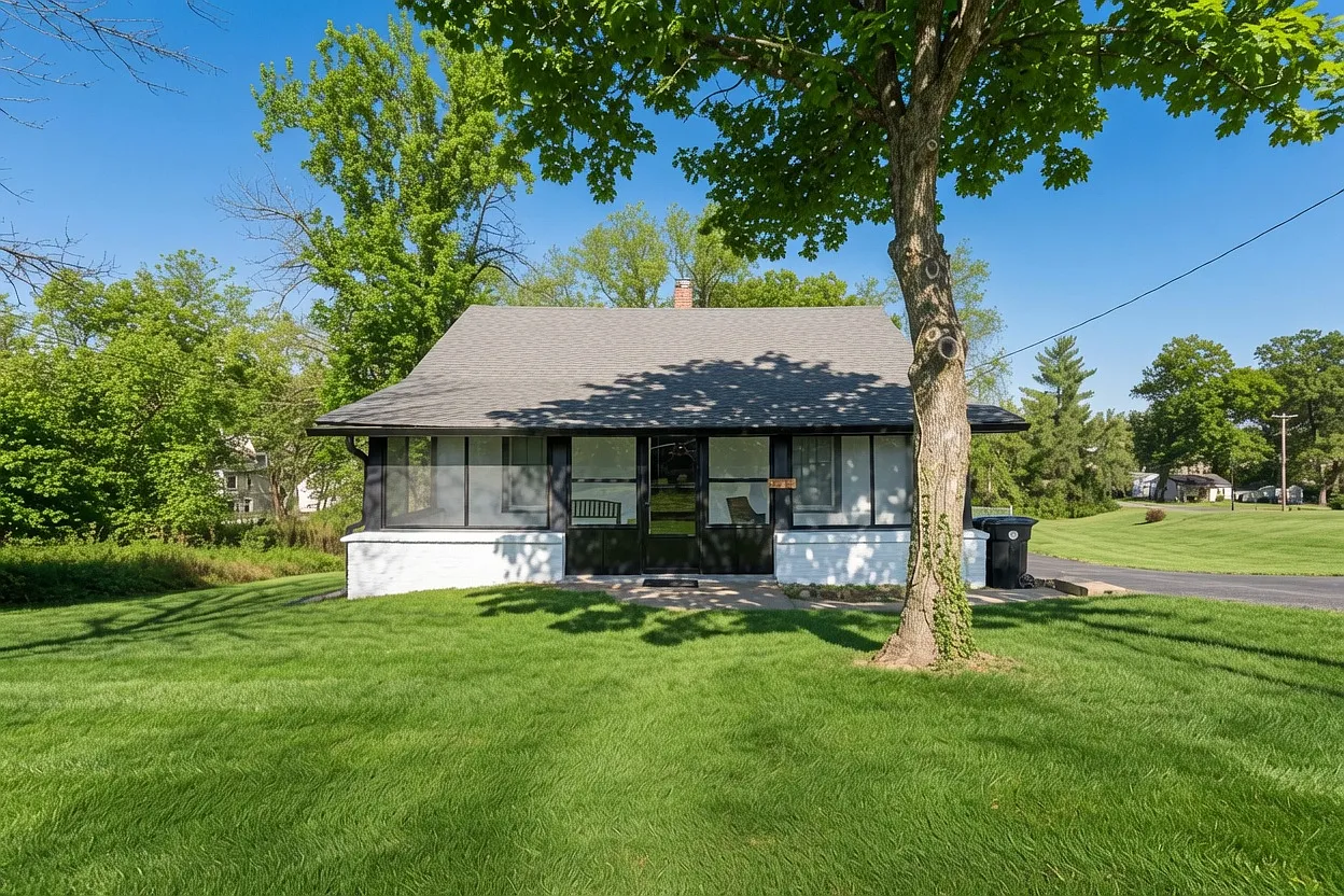 3 bed, 973 sqft, $3,600 — Photo 1