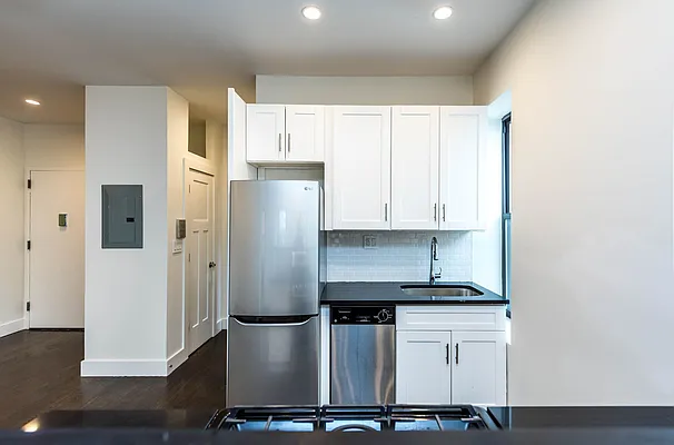 Rented by Nooklyn NYC LLC | media 11