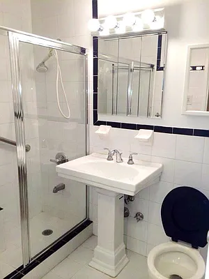 Rented by R New York | media 12