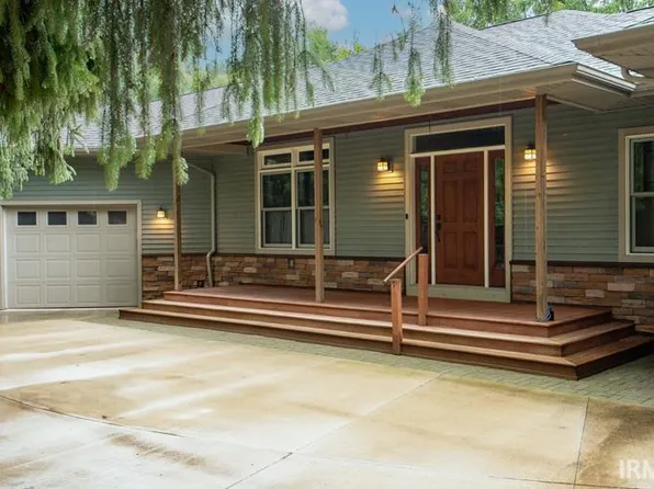 56874 Crumstown Hwy, South Bend, IN 46619