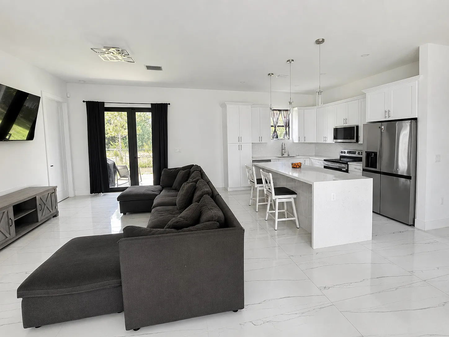 3 bed, 1675 sqft, $3,000 — Photo 2