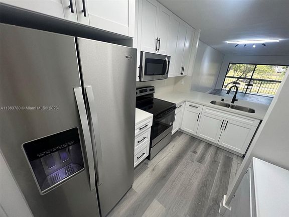 4th image of 10317 NW 9th Street Cir #9-202