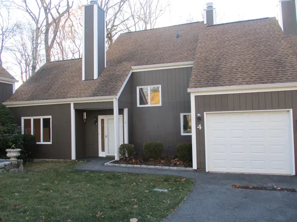 4 Timberland Pass #4, Chappaqua, NY 10514