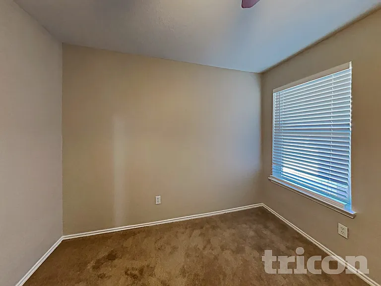 326 Bob White Dr — Photo 10