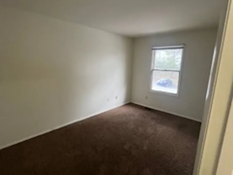 Price Drop! Charming 3 Bed 2.5 Bath Townhome! *6-Month Leases Accepted!* — Photo 12