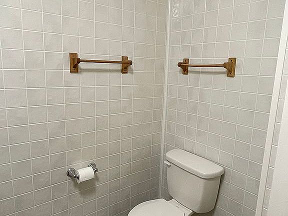 5th image of 112 S Stewart Ave #2
