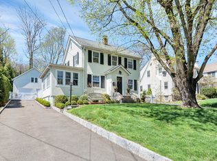 76 Valleywood Rd, Cos Cob, CT 06807
