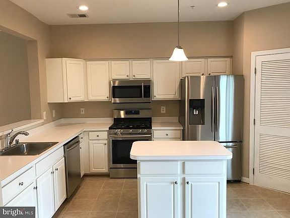 5th image of 8613 Sycamore Glen Ln