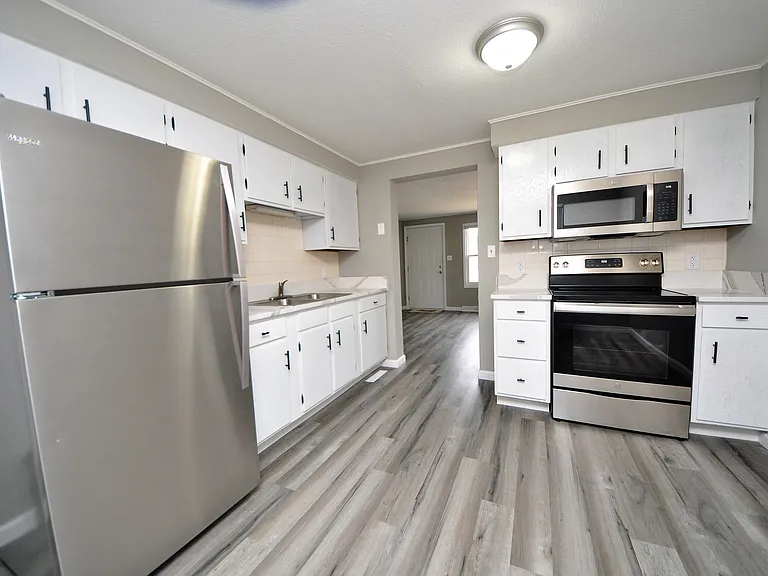 313 Granada Dr — Photo 16