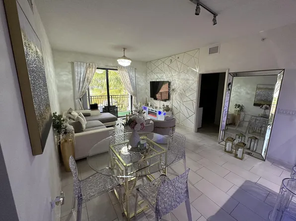 8323 Lake Dr, Miami, FL