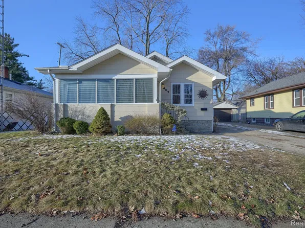 627 Dickinson St, Flint, MI 48504