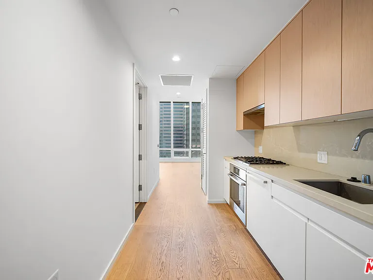 877 Francisco St #925 — Photo 5