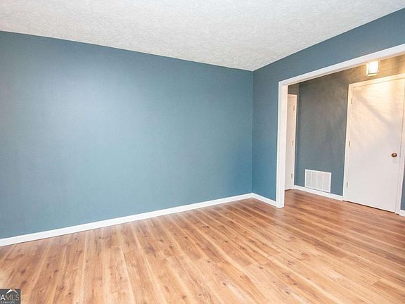 5th image of 217 Cosby Dr