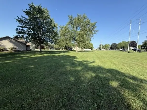 Riverview Dr, Alma, MI 48801