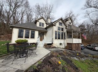 52 Chippawa Cir, Mount Bethel, PA 18343