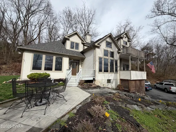 52 Chippawa Cir, Mount Bethel, PA 18343