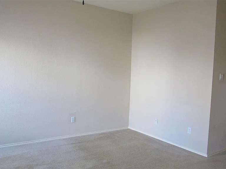 11224 Crazy Well Dr — Photo 14