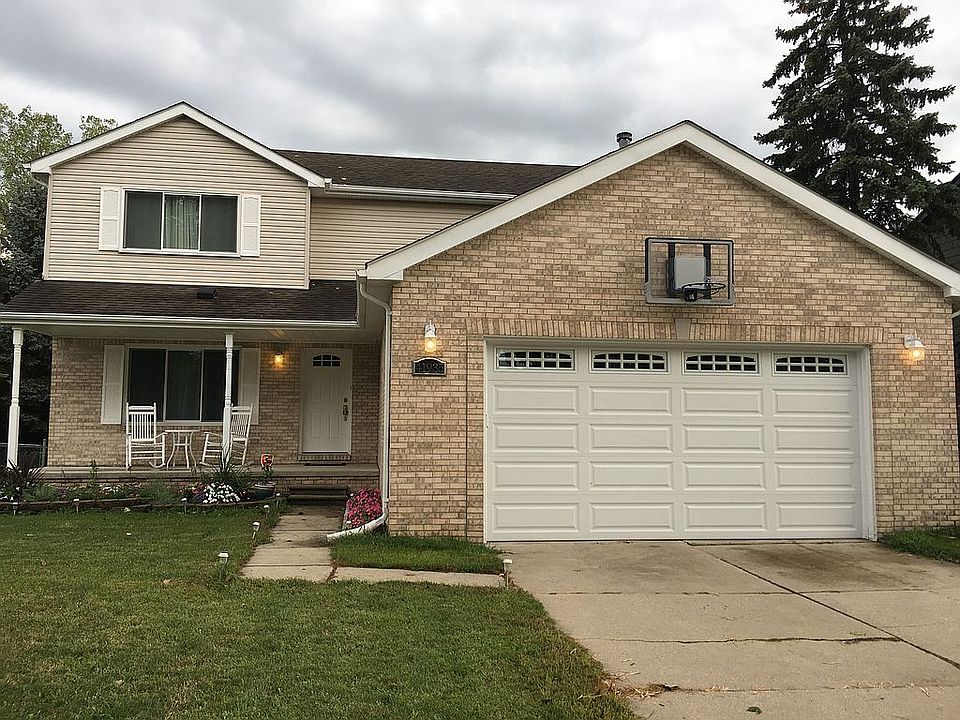 1st image of 41935 Greenwood Dr