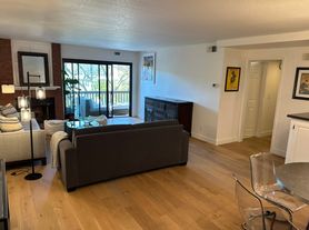 8600 Tuscany Ave, Playa Del Rey, CA