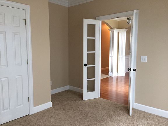 Bonus/3rd Bedroom off entry