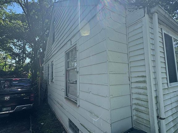 2nd image of 9374 Minock St