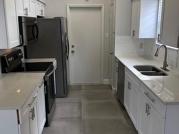 5th image of 1414 Tiverton Dr
