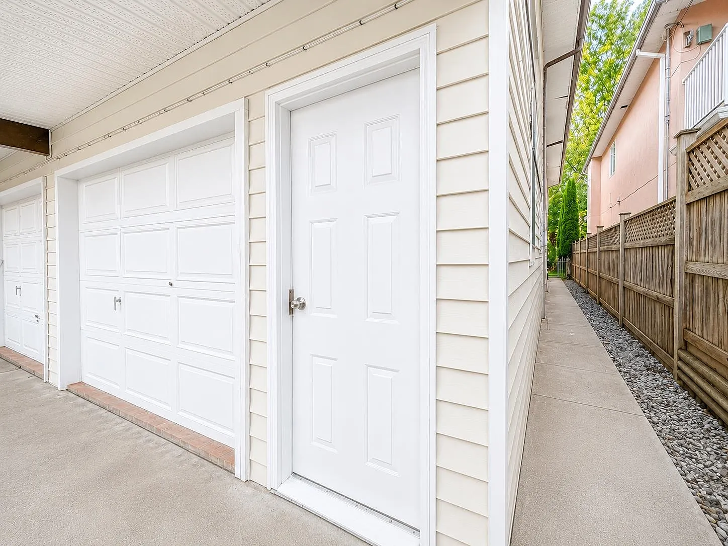 2 bed, 700 sqft, $1,950 — Photo 1