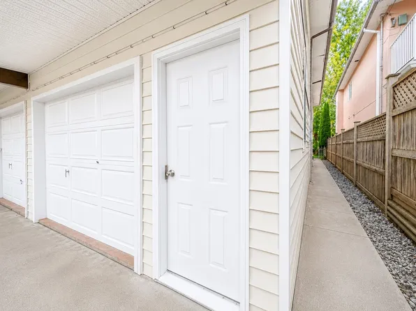 5838 Kerr St, Vancouver, BC V5R 4C1