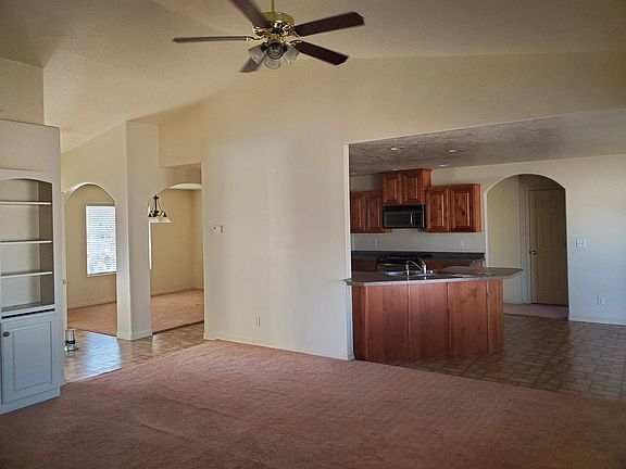 5th image of 127 N 4125 W
