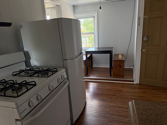 2nd image of 112 Gano St Floor 3