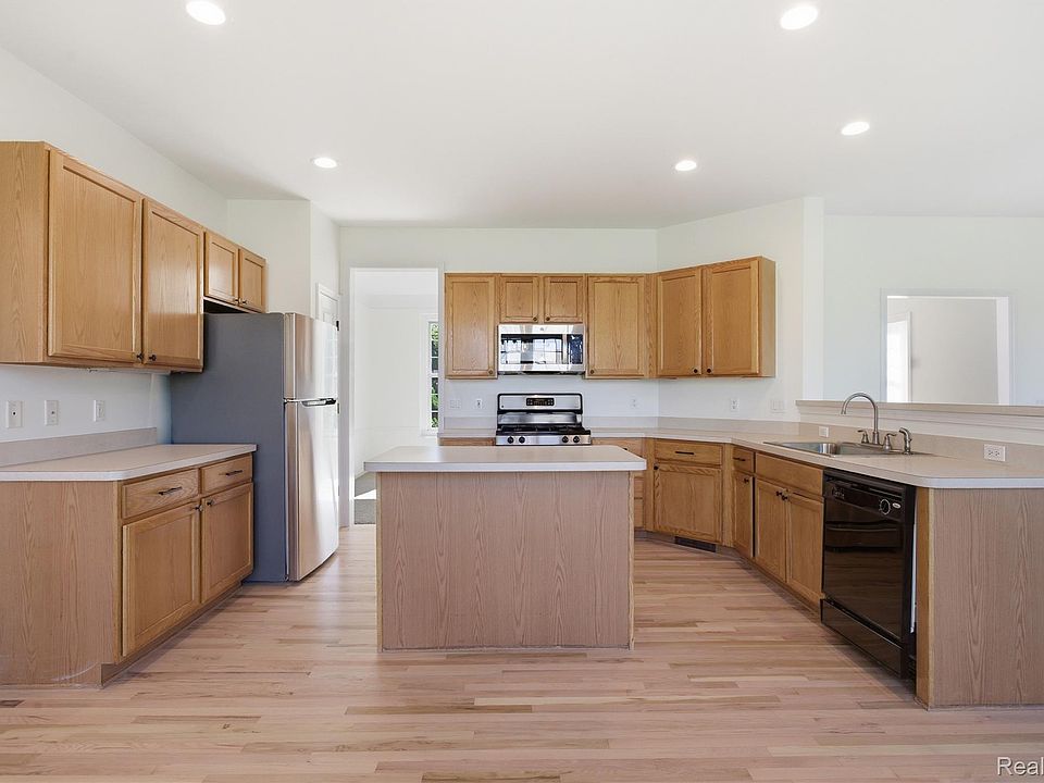496 Pleasant Ridge Dr, photo 14