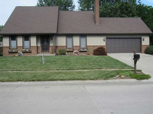 2711 Whitehouse Dr, Kokomo, IN 46902