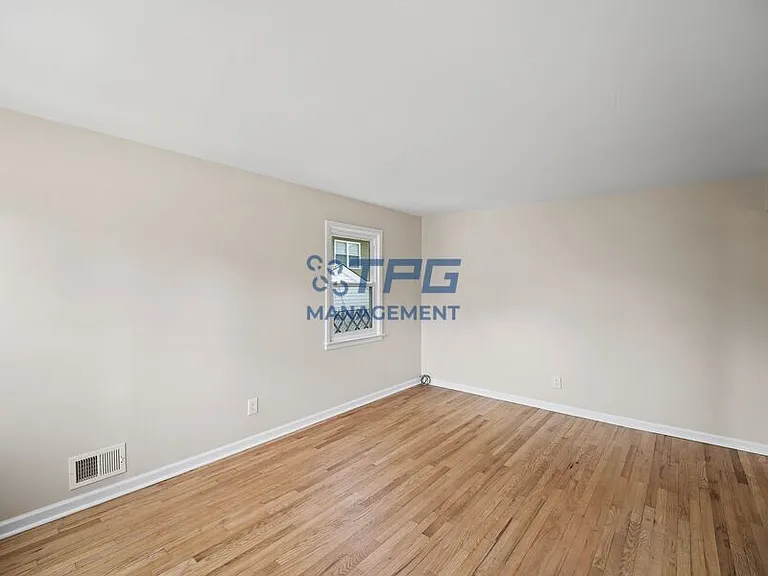 813 Union St — Photo 13