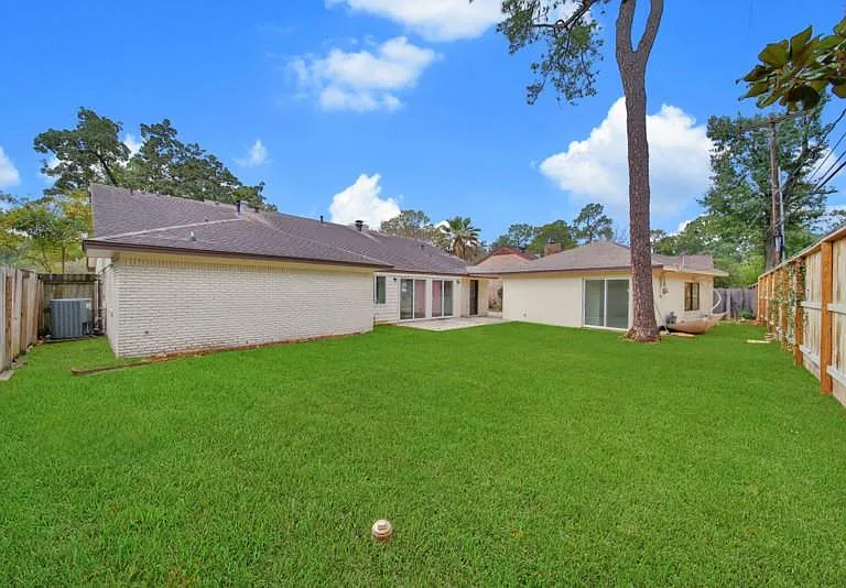 10042 Briar Forest Dr — Photo 50
