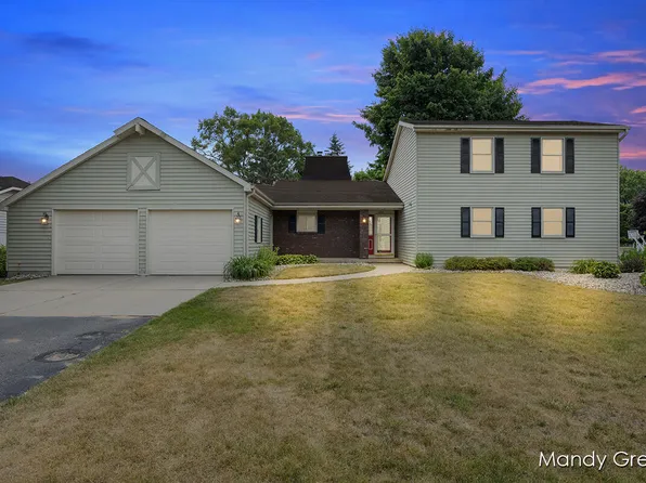 366 E Beech St NE, Cedar Springs, MI 49319