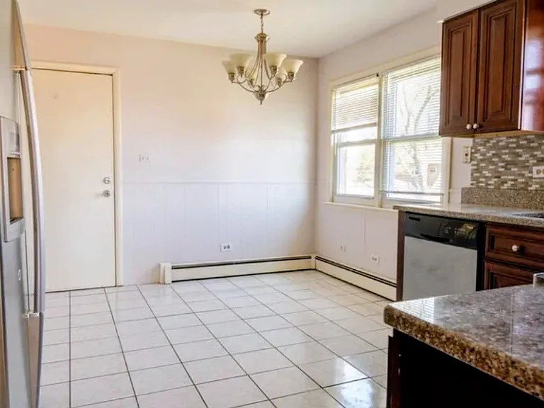 16W780 57th Ct #1 — Photo 12