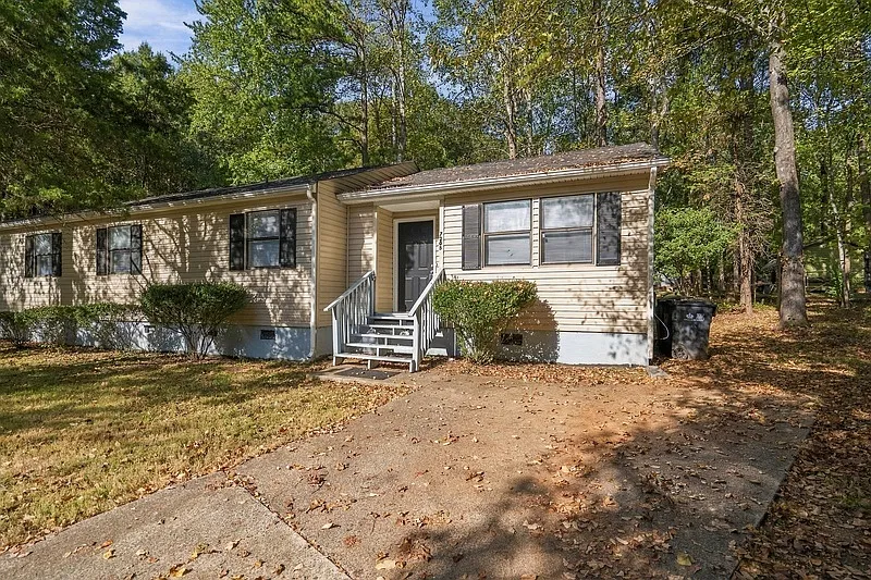3 bed, 2.0 bath, 1200 sqft, $1,650 — Photo 1