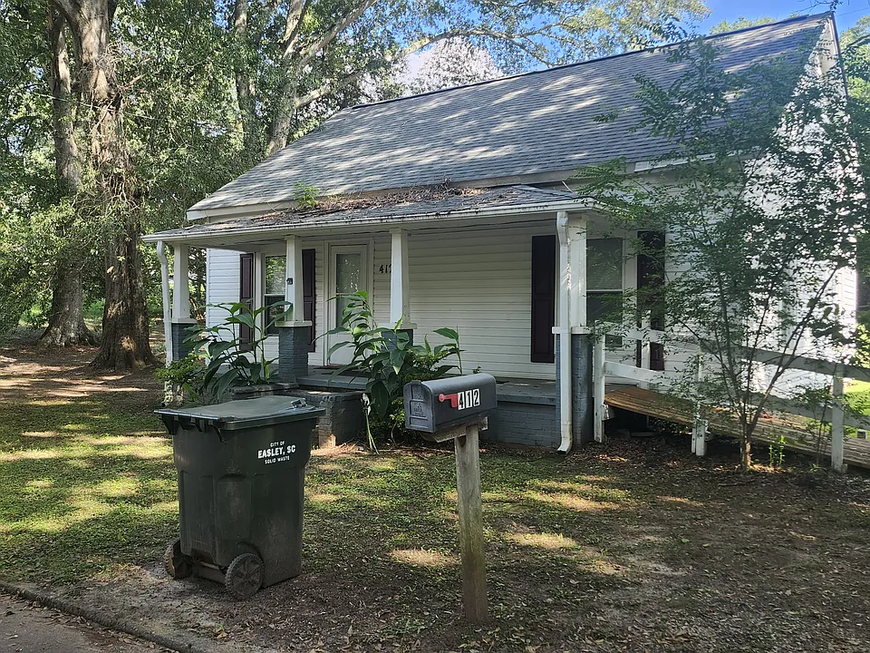 412 Graham St