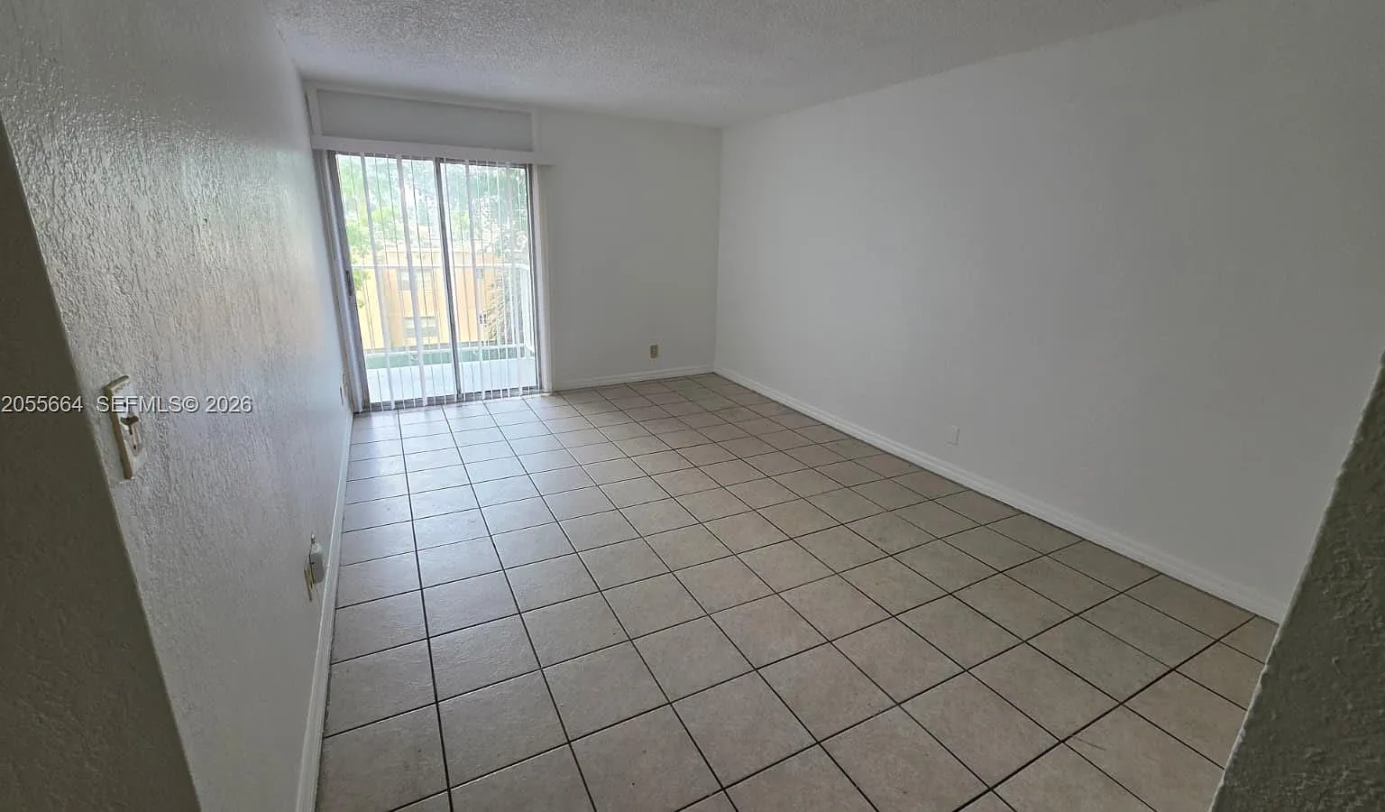 Yolanda Villas Condo — Photo 3