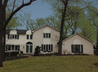 876 Peach Blossom Ln, Rochester Hills, MI 48306